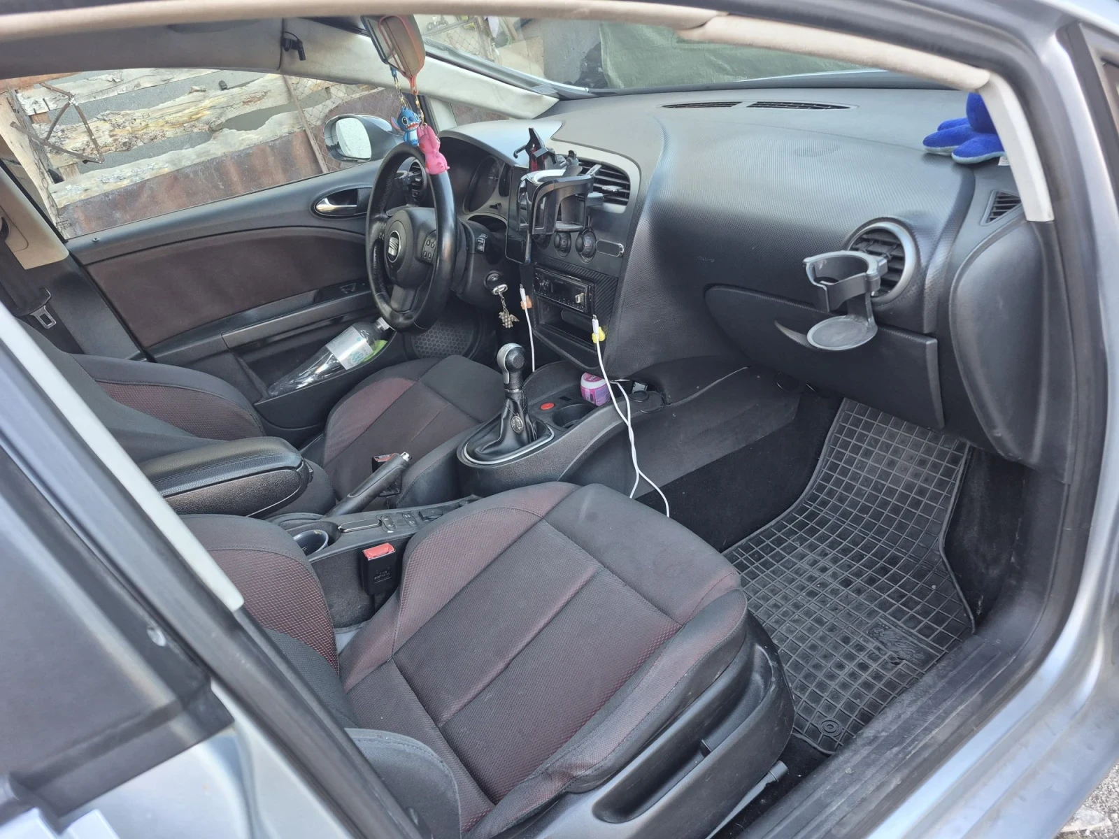 Seat Leon, снимка 2 - Автомобили и джипове - 56059360