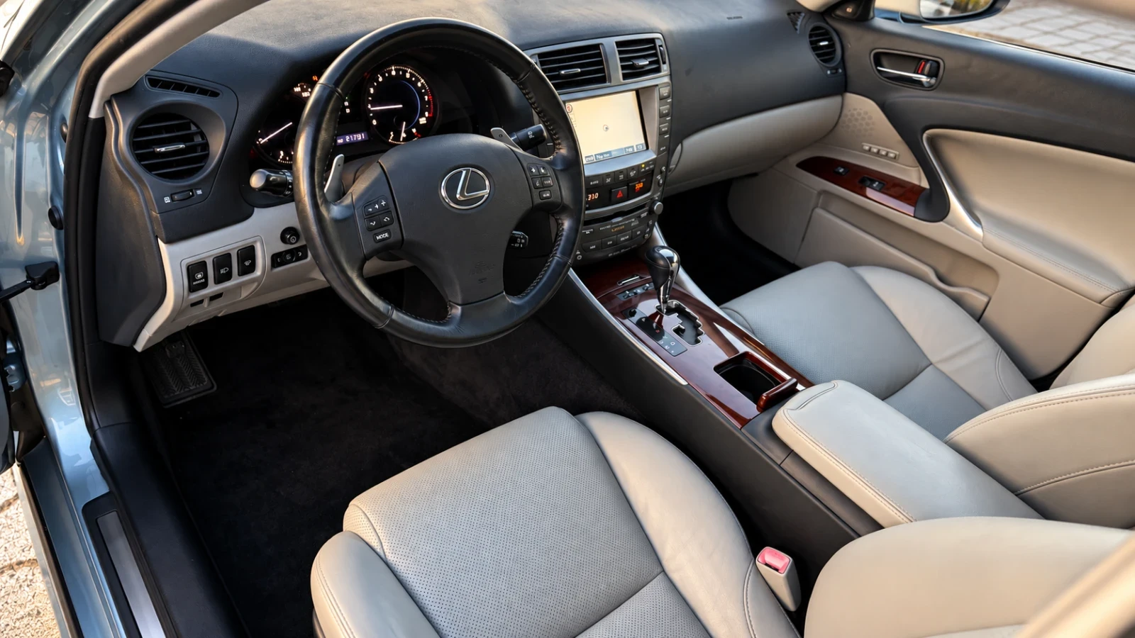 Lexus IS 250 2.5 бензин , V6, 208 Коня, Facelift, Уникален!, снимка 7 - Автомобили и джипове - 56334358
