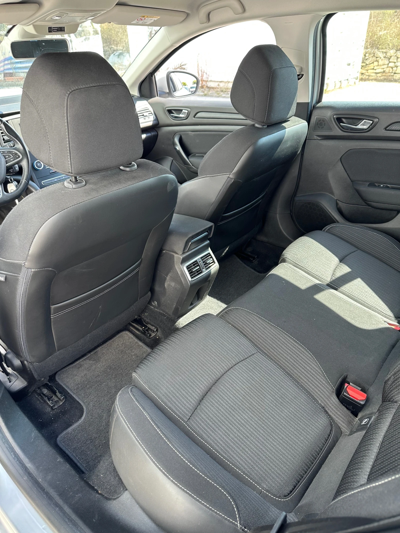 Renault Megane 1.2TCe, снимка 13 - Автомобили и джипове - 56361019