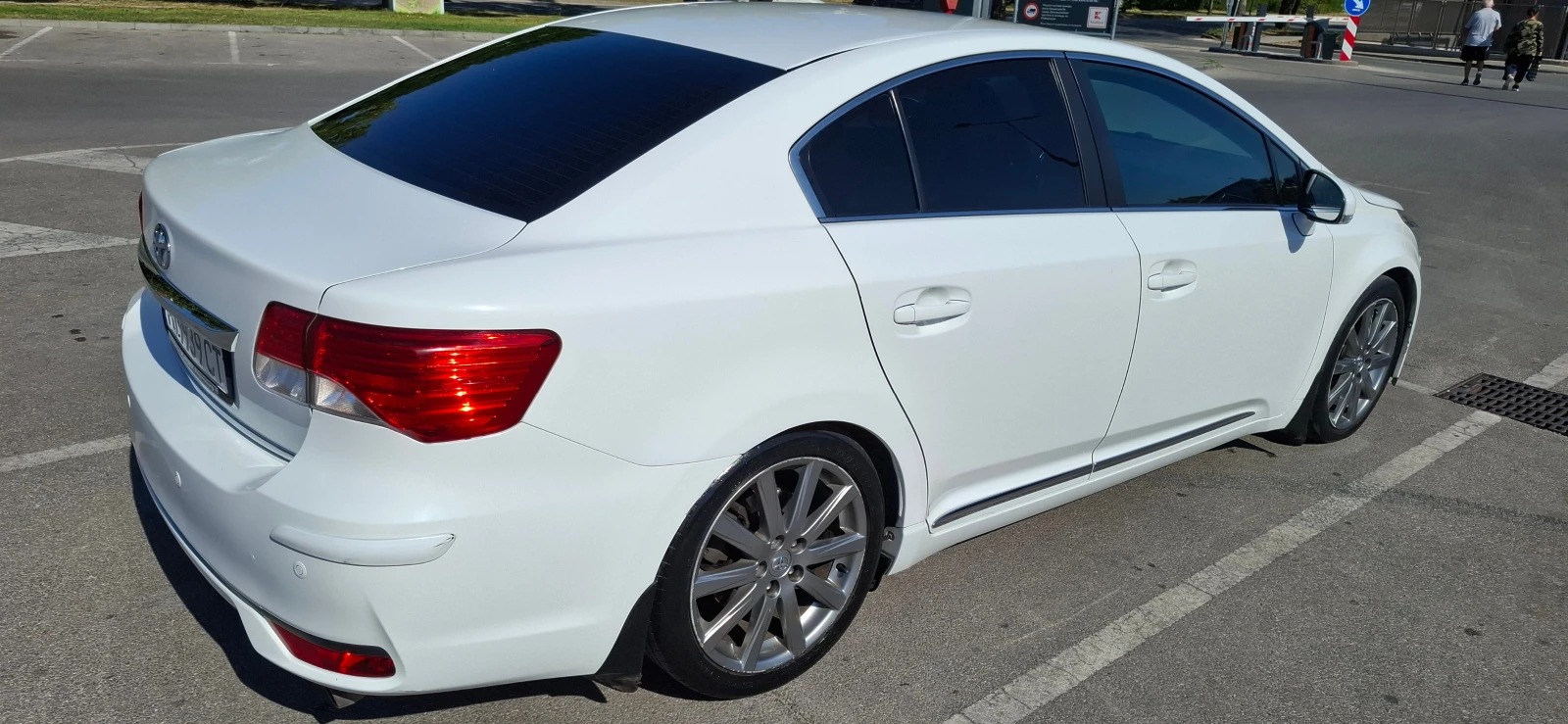Toyota Avensis, снимка 11 - Автомобили и джипове - 56728104