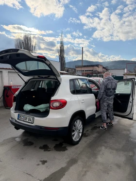 VW Tiguan 1.4tfs 4x4 Tiguan , снимка 15 - Автомобили и джипове - 53413915