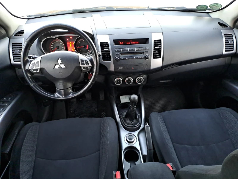 Mitsubishi Outlander 2, 0DID, 4/4, 6ск, снимка 14 - Автомобили и джипове - 47778477