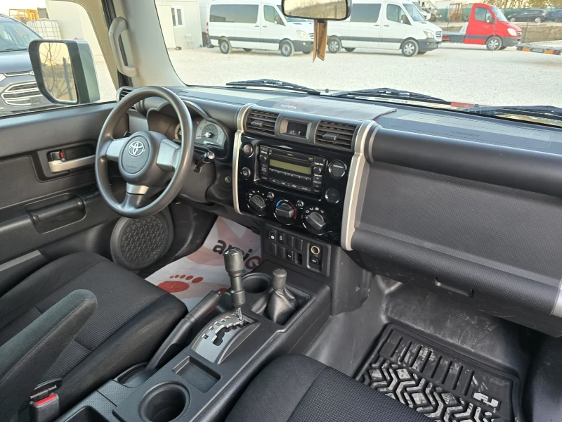 Toyota Fj cruiser 4.0i/AVTOMAT, снимка 15 - Автомобили и джипове - 47869279