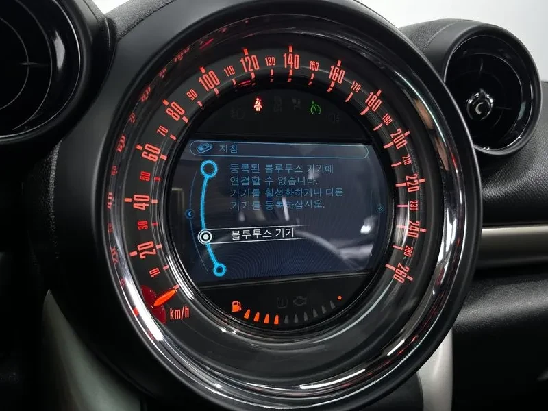 Mini Countryman 2.0D, снимка 14 - Автомобили и джипове - 56324830