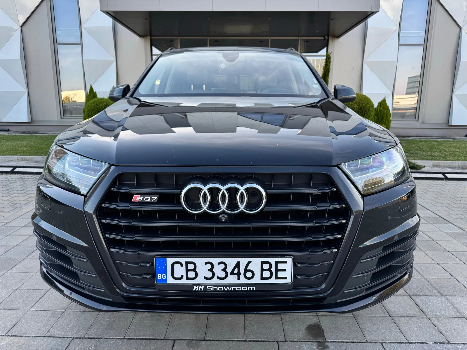 Audi SQ7 S-LINE-MATRIX-МАСАЖИ-ПАНОРАМА-ОБДУХВАНЕ-360-КАМ - изображение 2