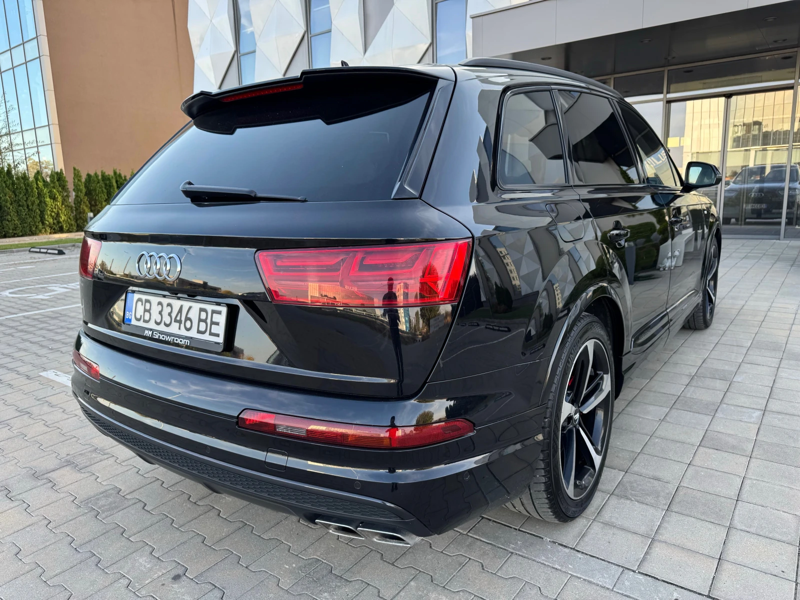 Audi SQ7 S-LINE-MATRIX-МАСАЖИ-ПАНОРАМА-ОБДУХВАНЕ-360-КАМ - изображение 5