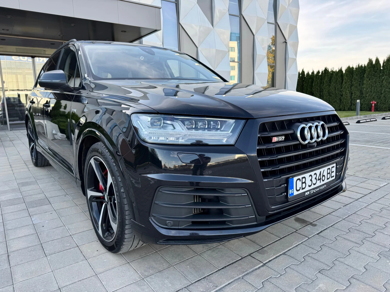 Audi SQ7 S-LINE-MATRIX-МАСАЖИ-ПАНОРАМА-ОБДУХВАНЕ-360-КАМ - изображение 3