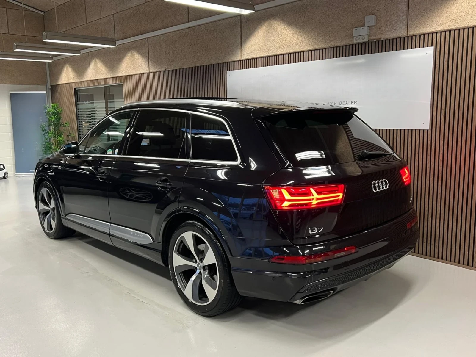 Audi Q7  ОЧАКВАН ВНОС Audi Q7 3.0TDI NIGHT* 360* HEAD UP - изображение 3