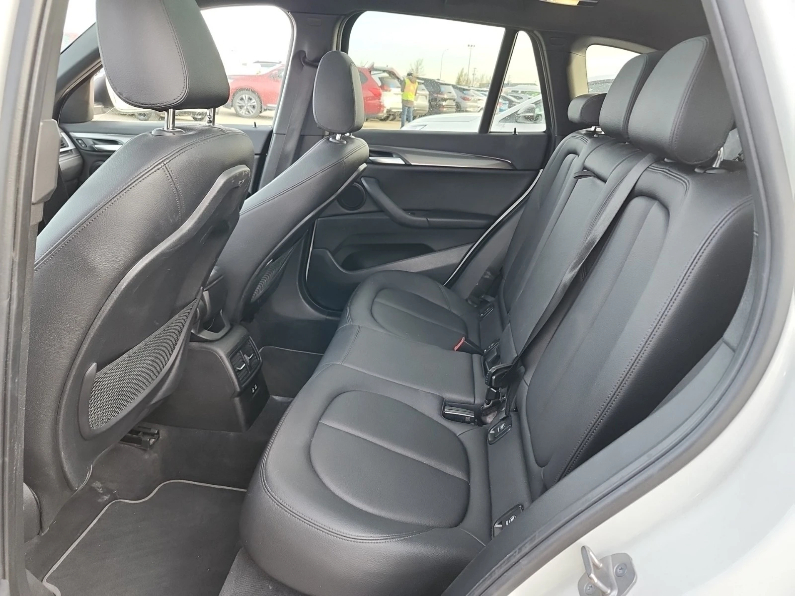 BMW X1 * * CARFAX * *   * *  | Mobile.bg   7