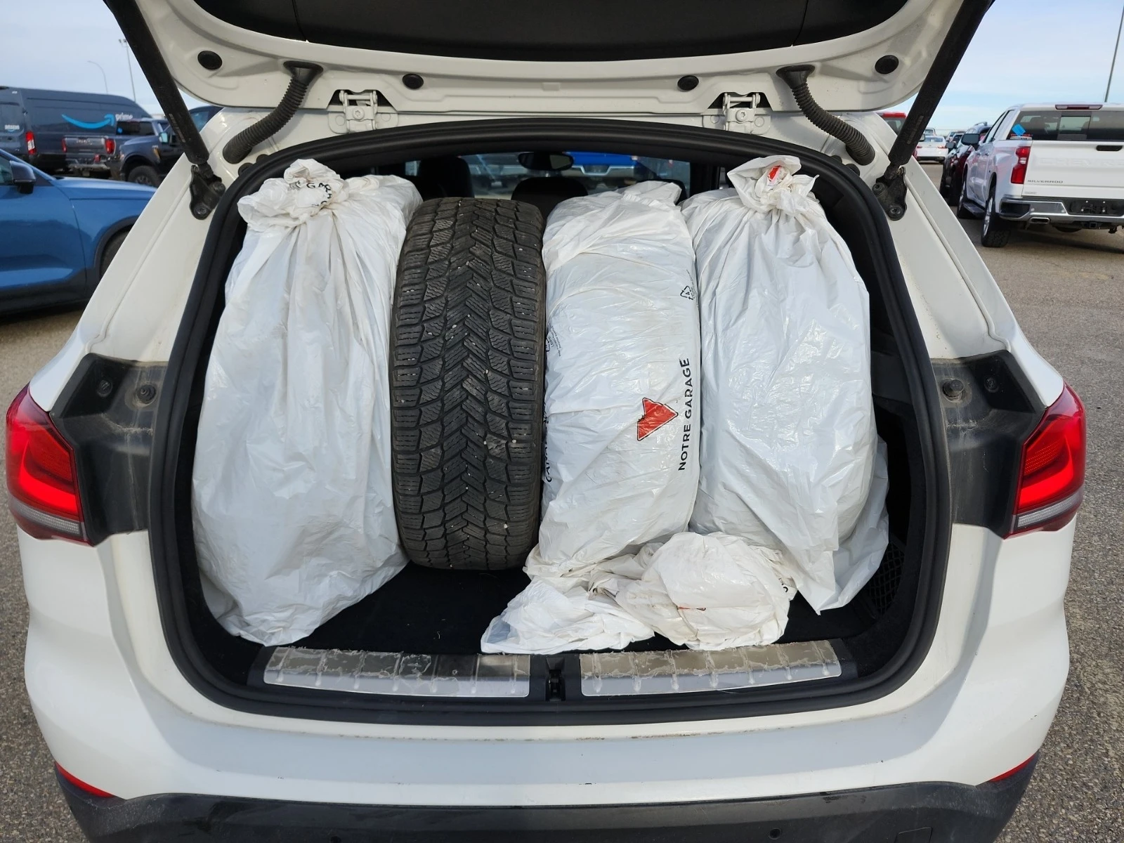 BMW X1 * * CARFAX * *   * *  | Mobile.bg   9