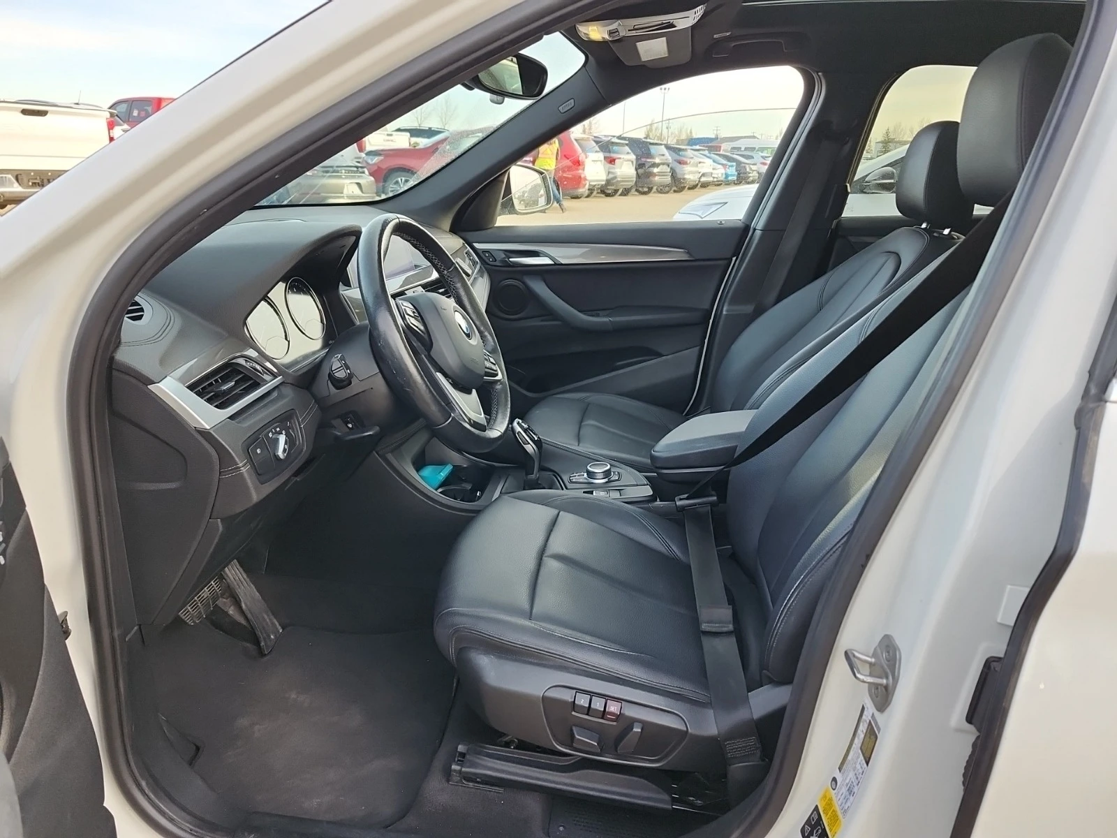 BMW X1 * * CARFAX * *   * *  | Mobile.bg   5