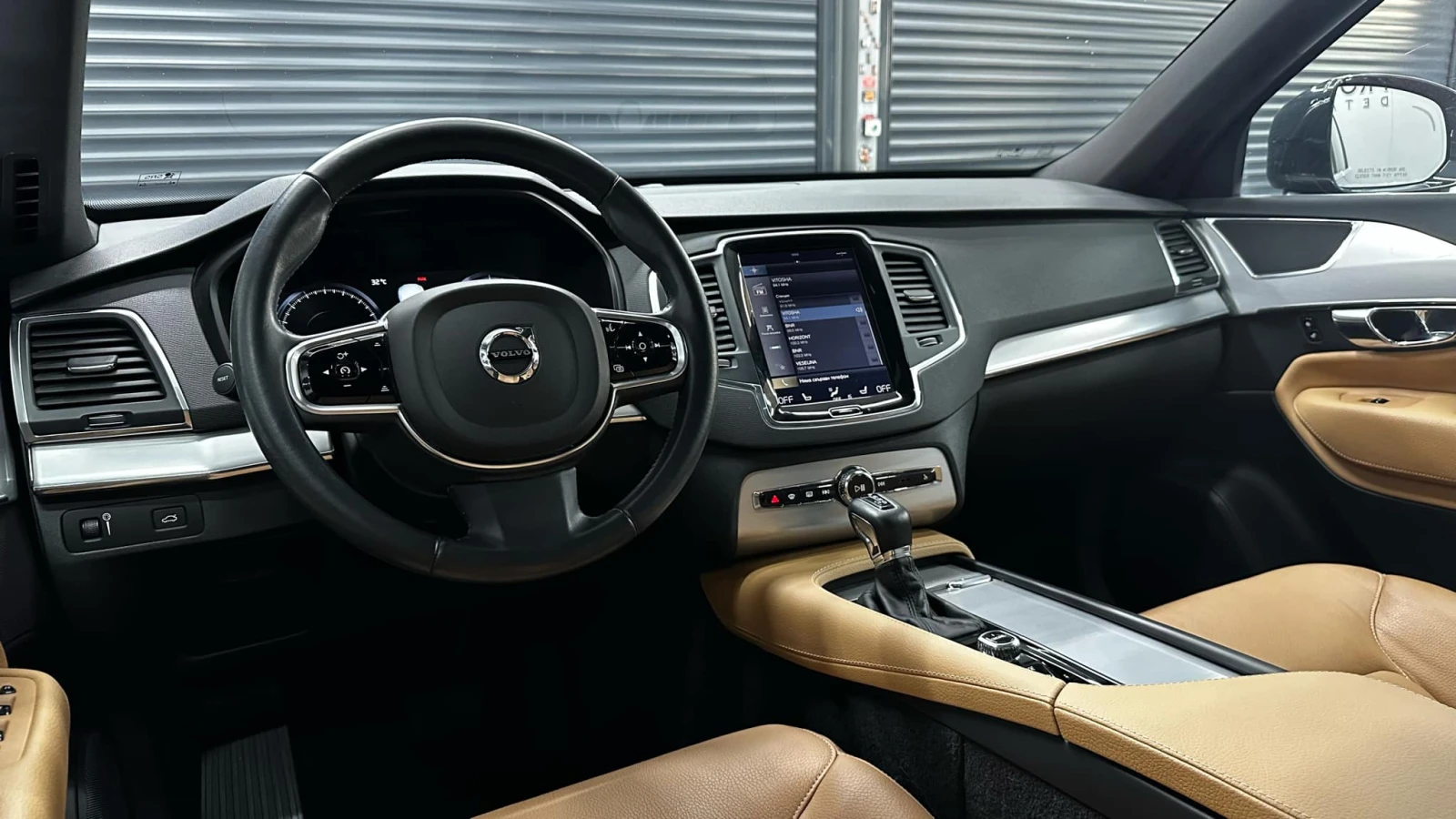 Volvo Xc90 75000 КМ РЕАЛНИ/360 Камера/Панорама/Подгрев, снимка 10 - Автомобили и джипове - 53718734