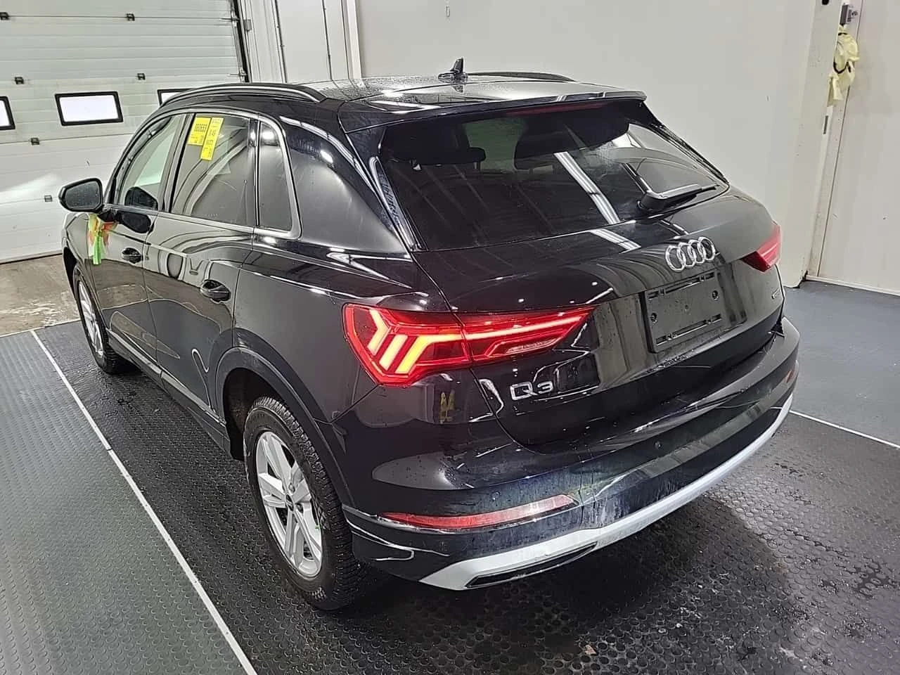 Audi Q3 * KOMFORT * PANO * ПОДГРЕВИ * CARFAX, снимка 4 - Автомобили и джипове - 54014927