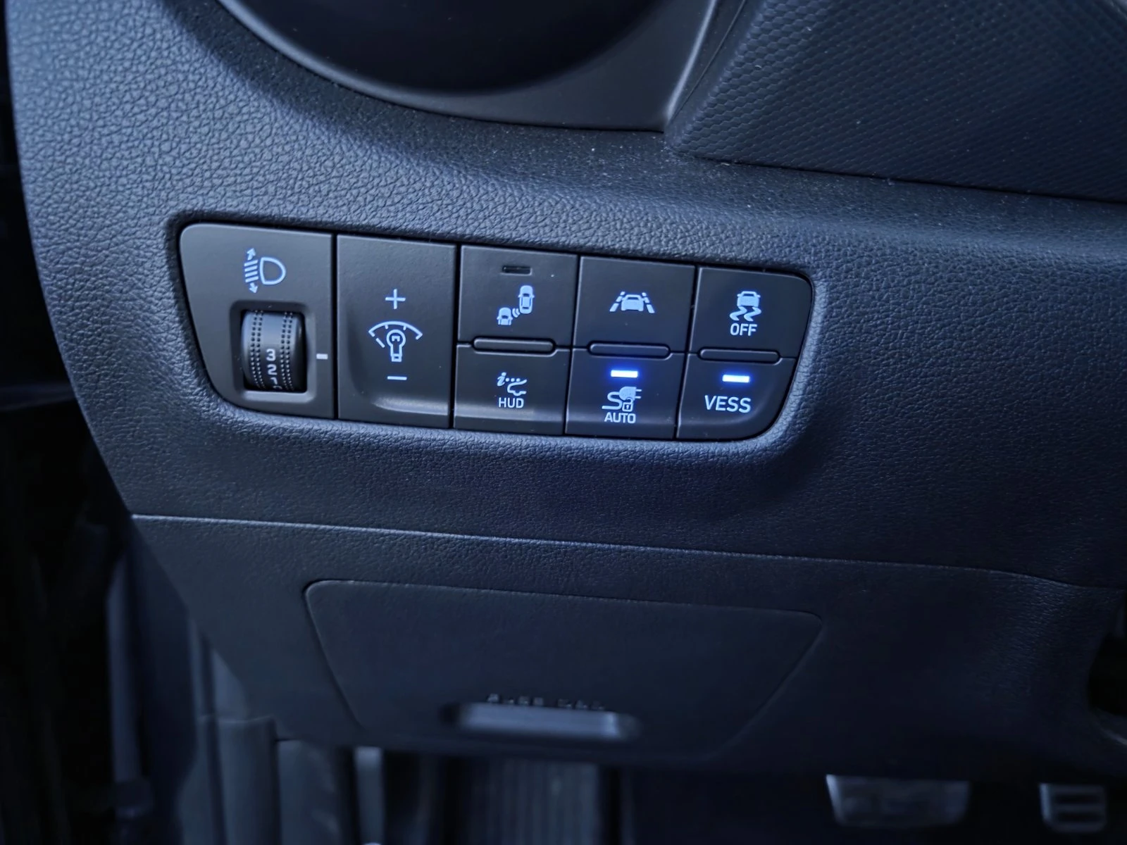 Hyundai Kona PREMIUM, снимка 15 - Автомобили и джипове - 54559132