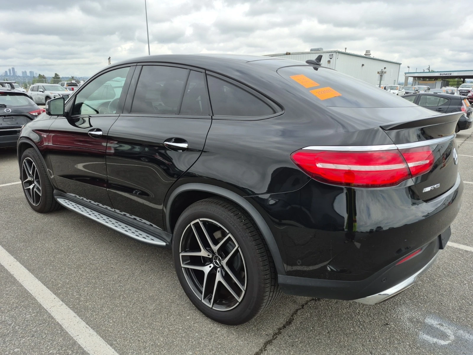 Mercedes-Benz GLC 43 AMG * * CARFAX * * АВТО КРЕДИТ * * , снимка 4 - Автомобили и джипове - 54623230