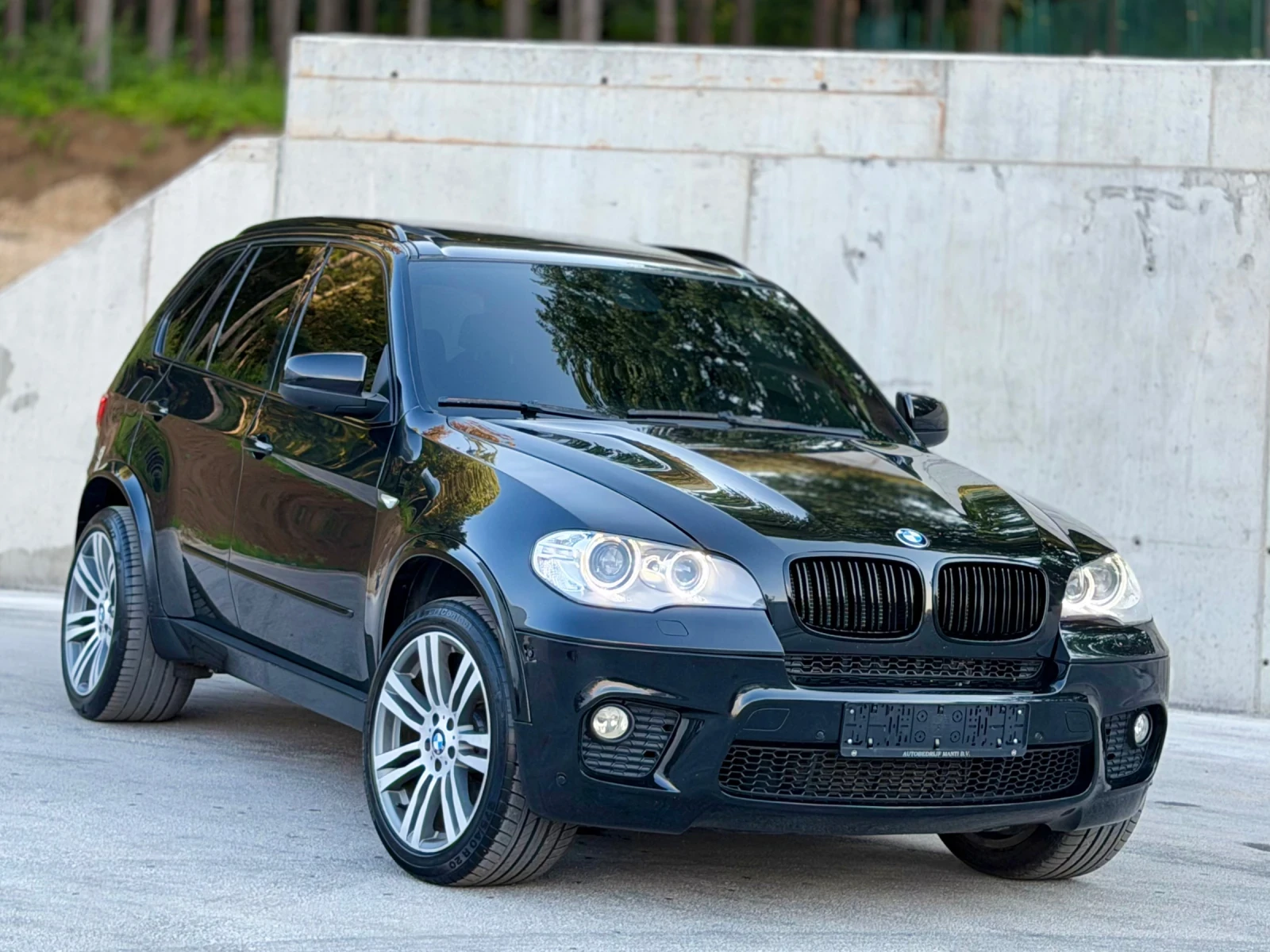 BMW X5 4.0D~306hp~8ZF~M-PACKET~SOFT CLOSE~HEAD UP~FULL, снимка 3 - Автомобили и джипове - 55071867