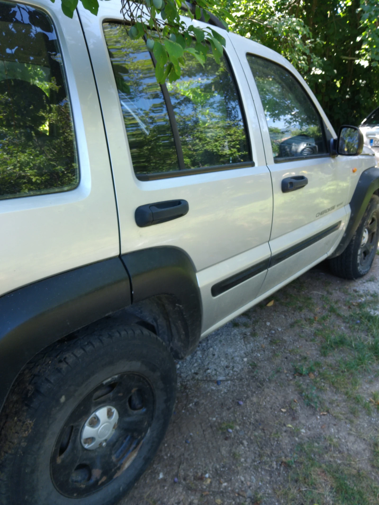 Jeep Cherokee, снимка 5 - Автомобили и джипове - 55218024