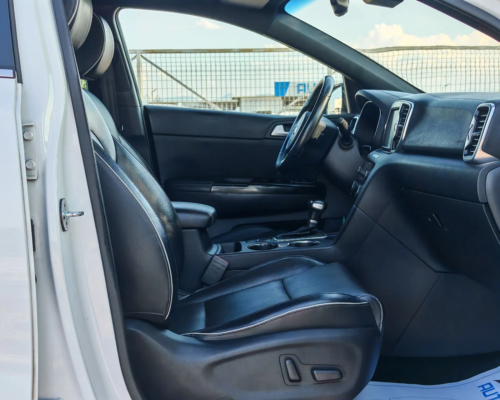 Kia Sportage 1.7 141 �.�. GT LINE! FACELIFT! �������! 143 000 � | Mobile.bg � ����������� 10