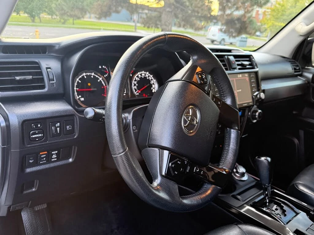 Toyota 4runner 4.0* DISTRONIC* ПОДГРЕВ* КАМЕРА* КРАЙНА ЦЕНА, снимка 7 - Автомобили и джипове - 56318195