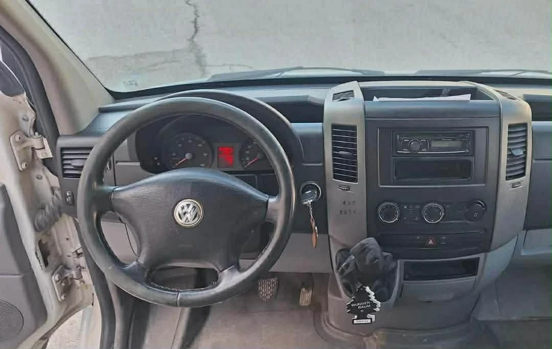 VW Crafter 2.5tdi, снимка 8 - Бусове и автобуси - 54206093