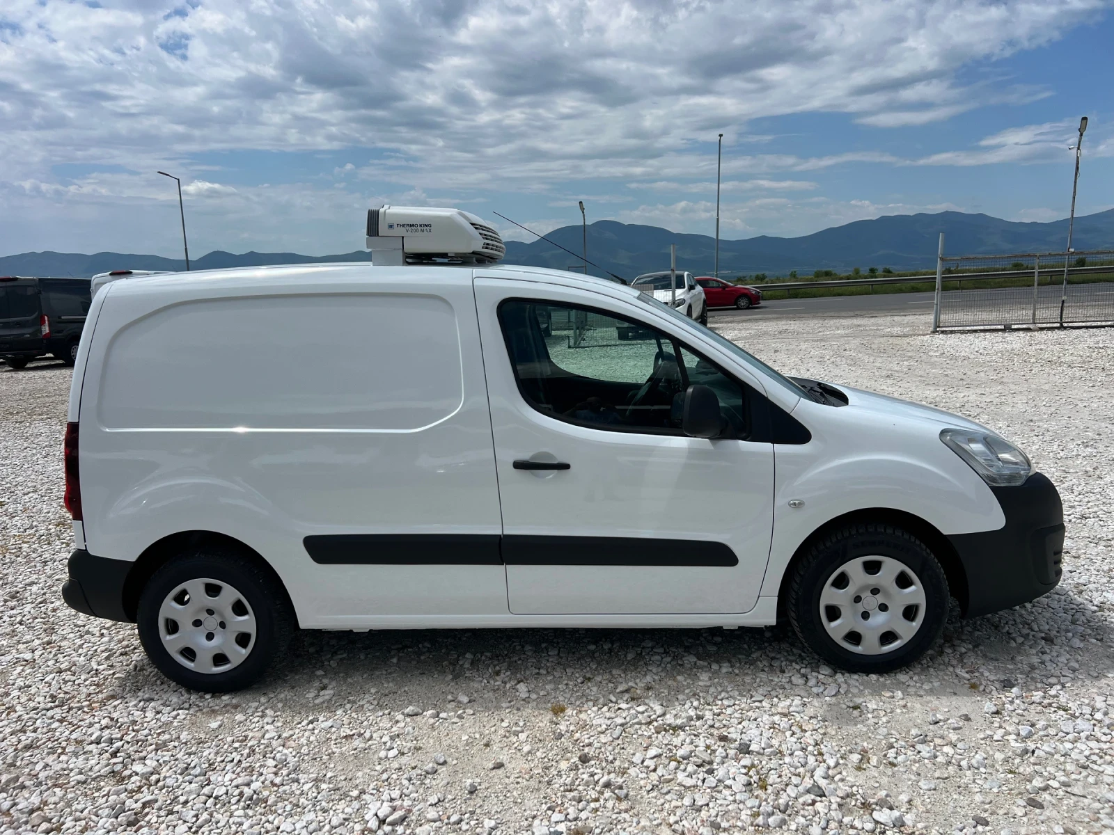 Peugeot Partner ХЛАДИЛЕН, снимка 9 - Бусове и автобуси - 54585934