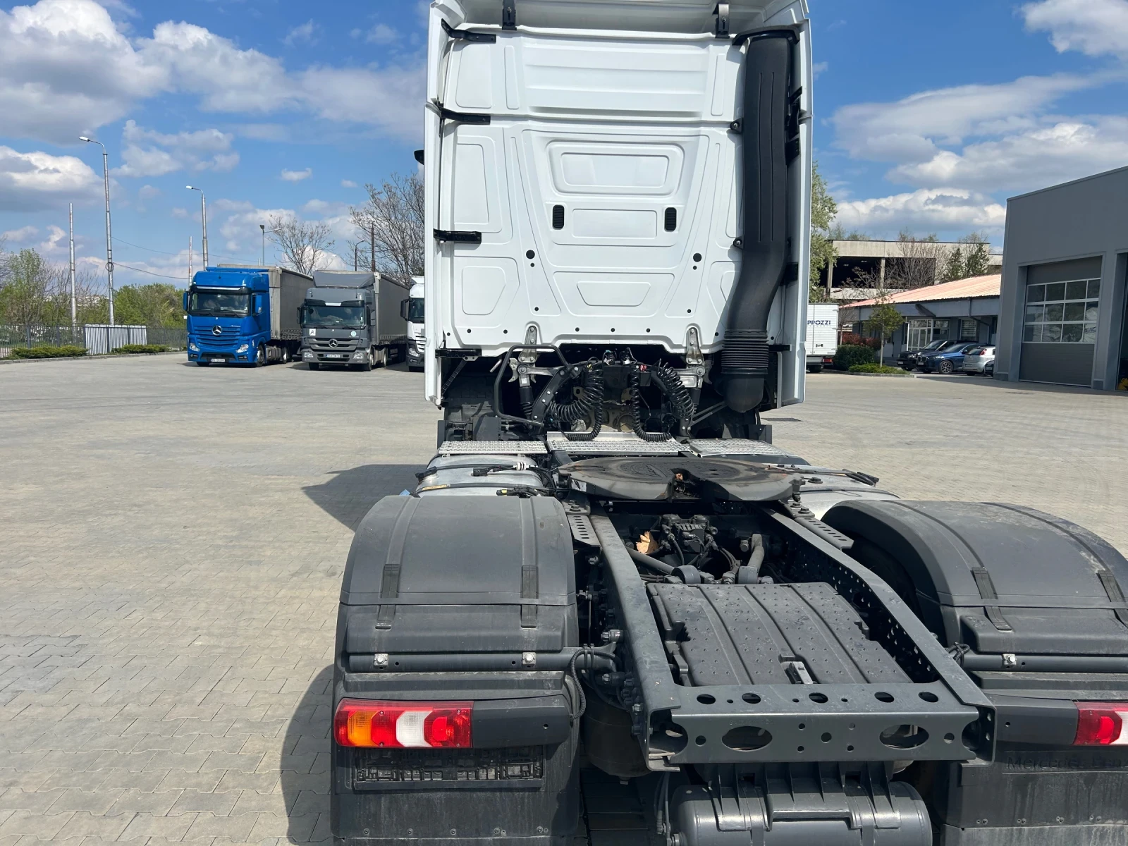Mercedes-Benz Actros 1845 - изображение 5