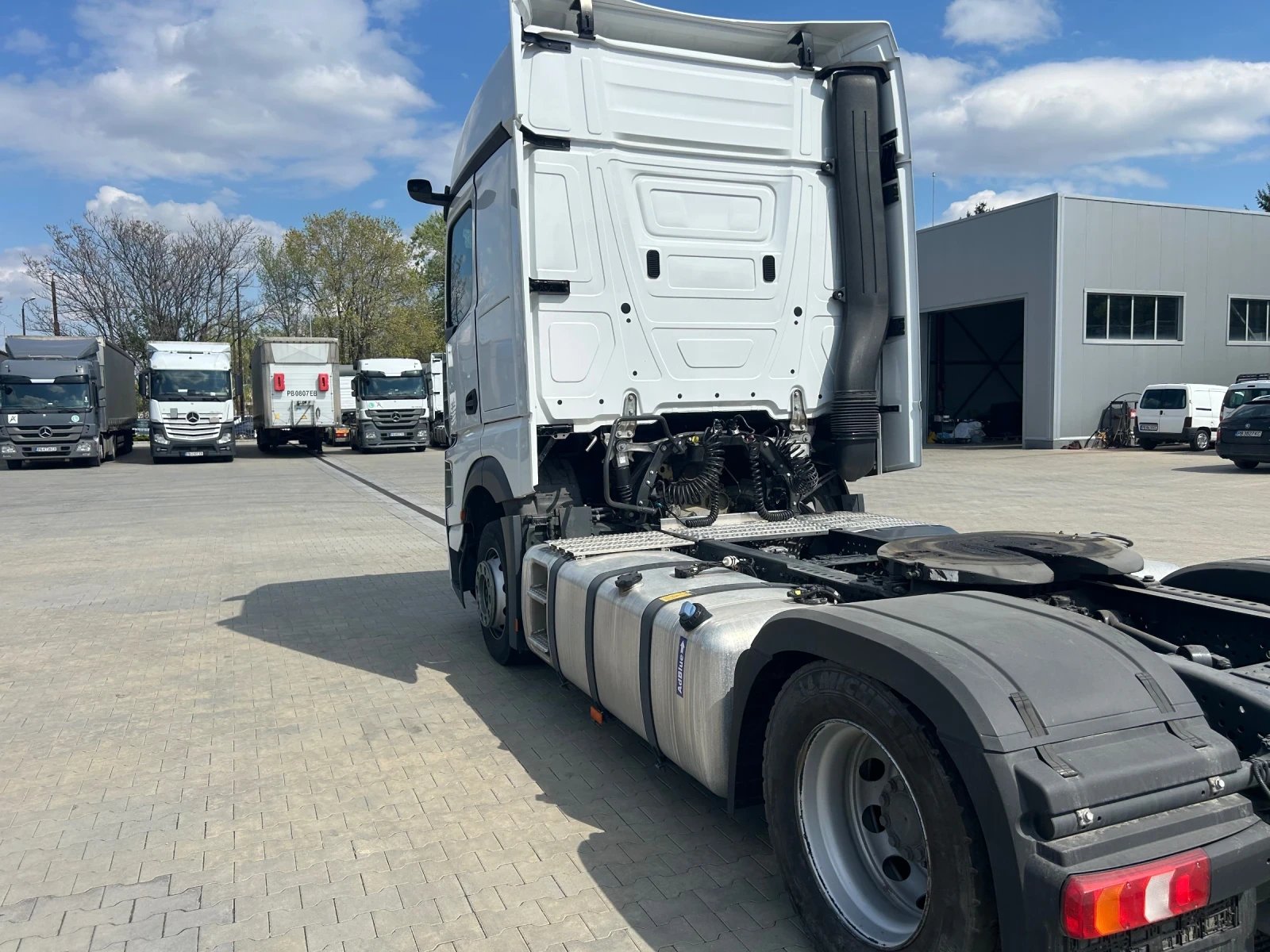 Mercedes-Benz Actros 1845 - изображение 6