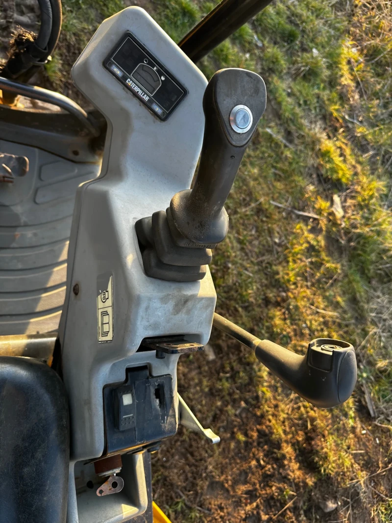 Багер Cat 301.6C, снимка 7 - Индустриална техника - 53231116