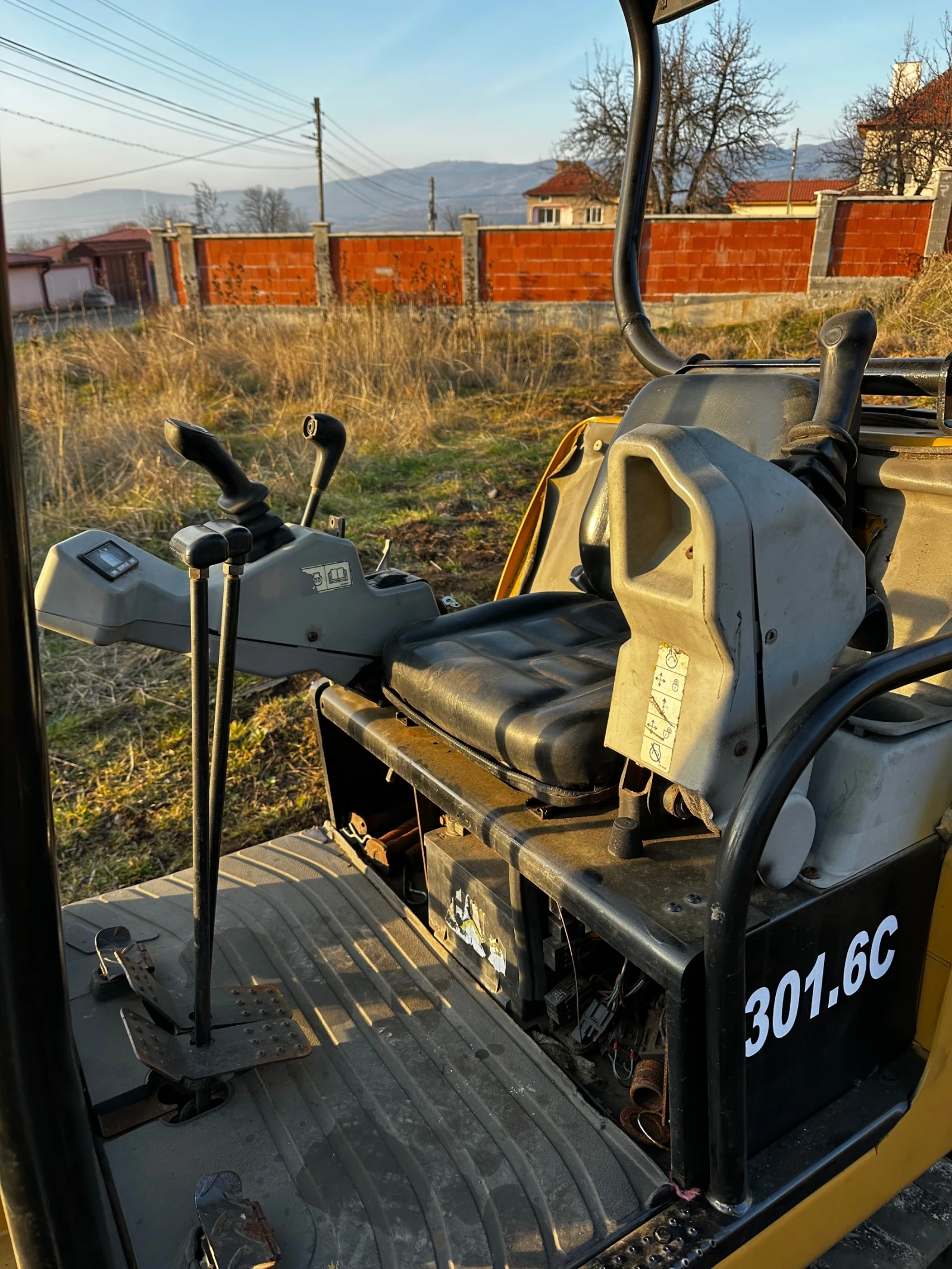 Багер Cat 301.6C - изображение 6