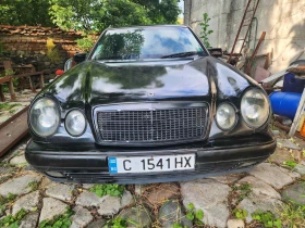 Mercedes-Benz E 220, снимка 4