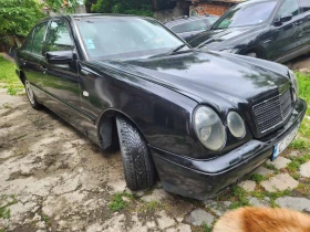 Mercedes-Benz E 220, снимка 1