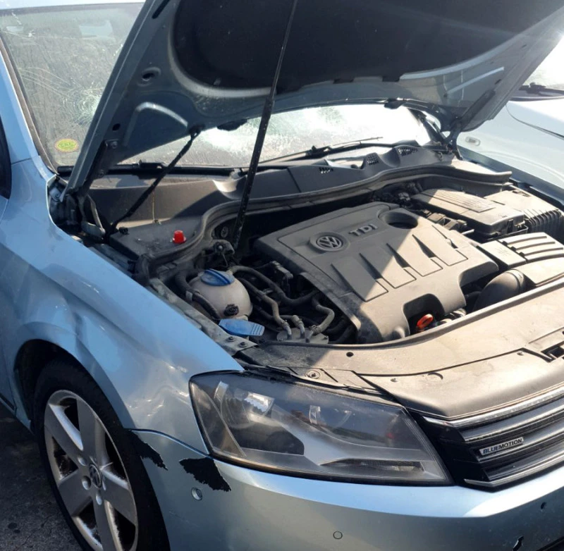 VW Passat 1.6 TDI CAY, снимка 1 - Автомобили и джипове - 43162589