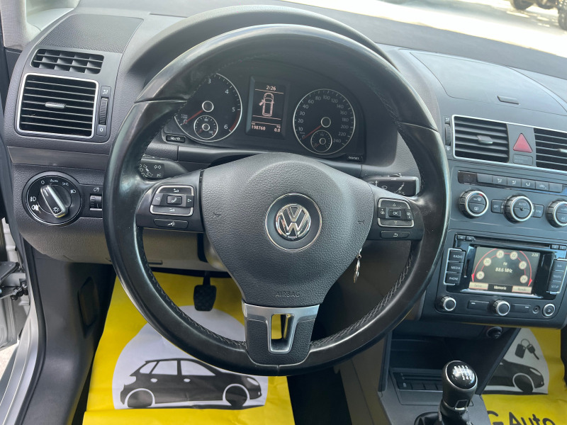 VW Touran 1.6, снимка 14 - Автомобили и джипове - 45080027