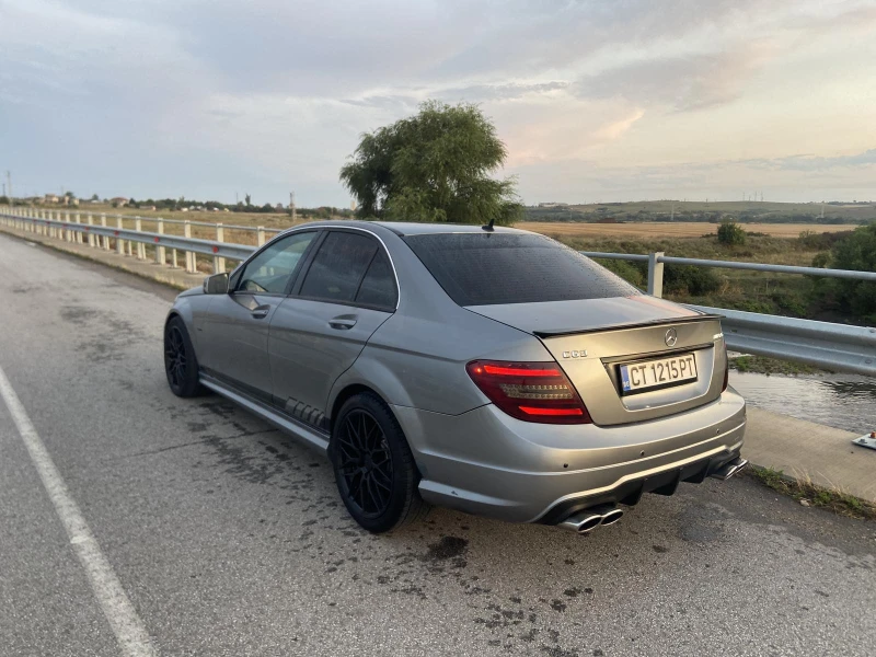 Mercedes-Benz C 180 AMG, снимка 9 - Автомобили и джипове - 46627935