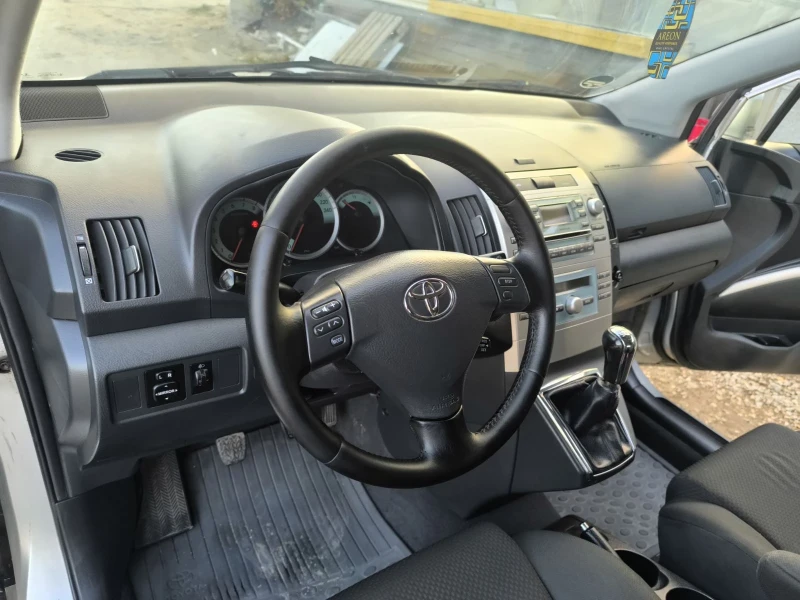 Toyota Corolla verso 1.8, снимка 10 - Автомобили и джипове - 47683596