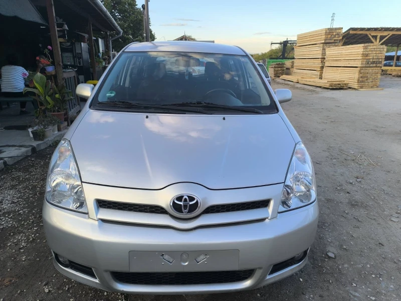 Toyota Corolla verso 1.8, снимка 1 - Автомобили и джипове - 47683596