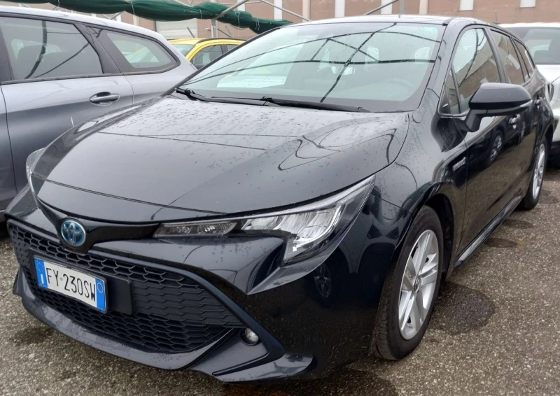 Toyota Corolla Touring Sports 1.8/Подгрев/Камера/Забележки/Keyles, снимка 2 - Автомобили и джипове - 48169140