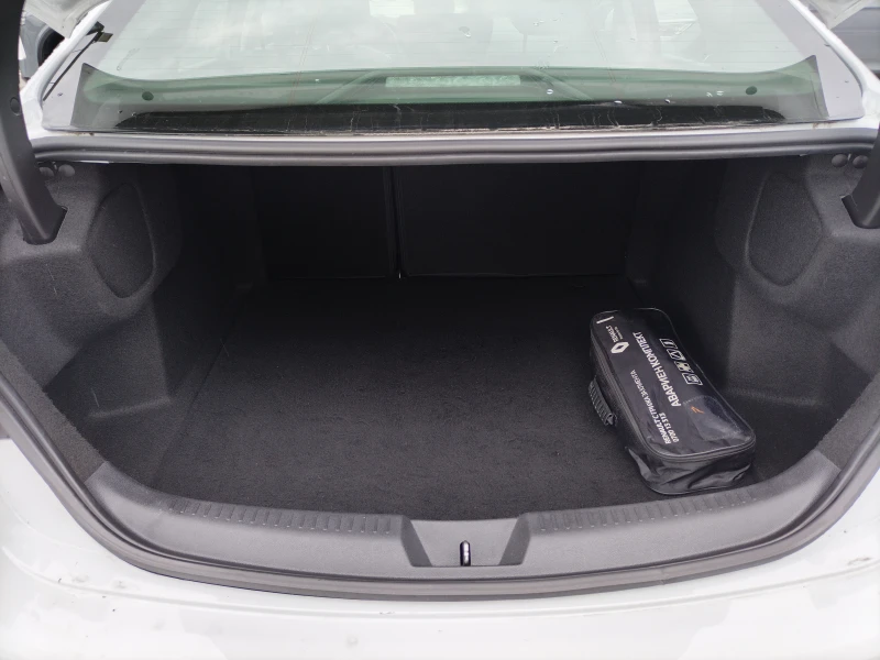 Renault Megane 1.3TCe 140 к.с./Life, снимка 14 - Автомобили и джипове - 51750061