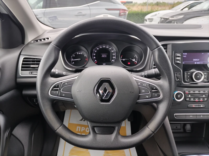 Renault Megane 1.3TCe 140 к.с./Life, снимка 9 - Автомобили и джипове - 51750061