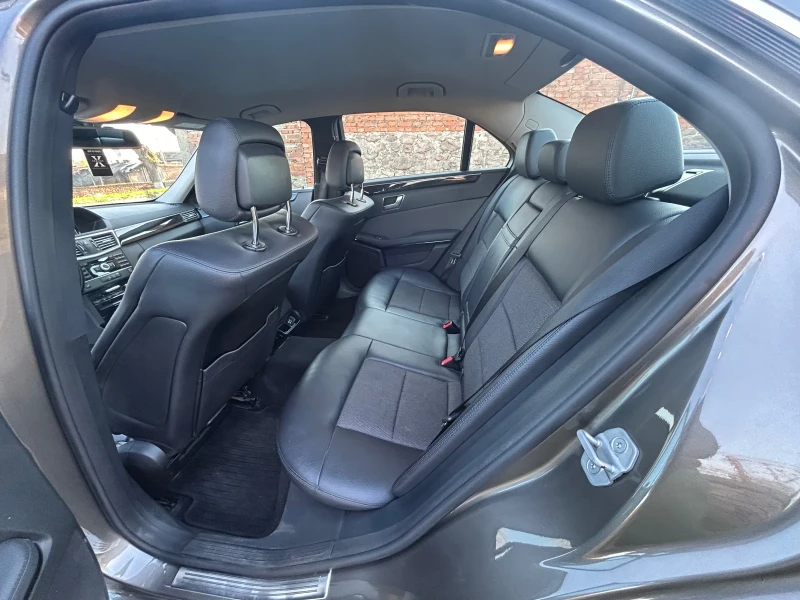 Mercedes-Benz E 200 E200 Бензин, снимка 13 - Автомобили и джипове - 52773209