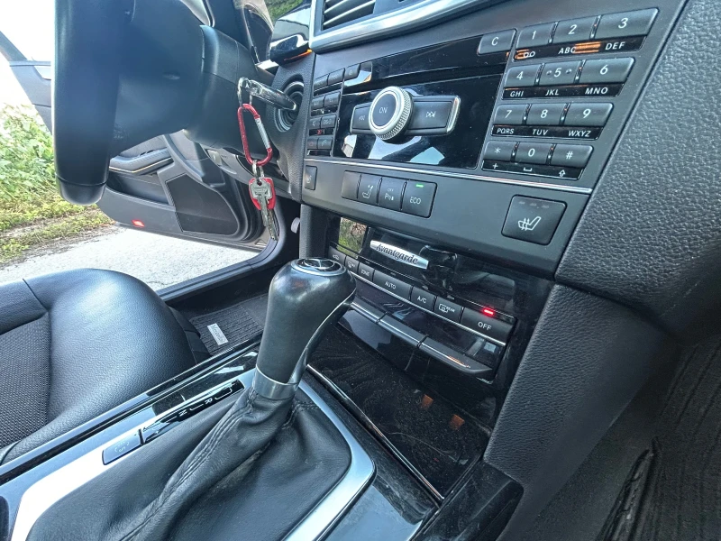 Mercedes-Benz E 200 E200 Бензин, снимка 16 - Автомобили и джипове - 52773209
