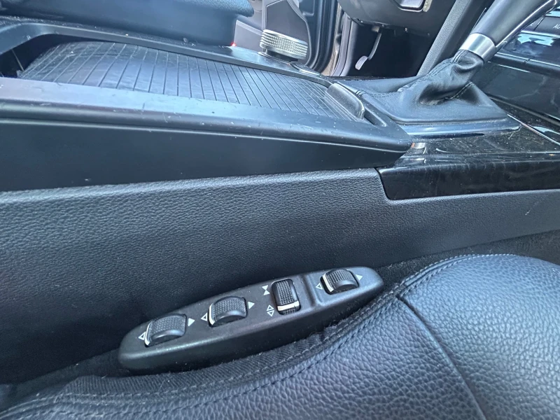 Mercedes-Benz E 200 E200 Бензин, снимка 14 - Автомобили и джипове - 52773209