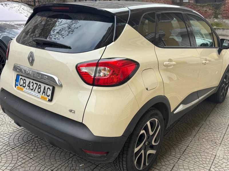Renault Captur, снимка 4 - Автомобили и джипове - 52774833