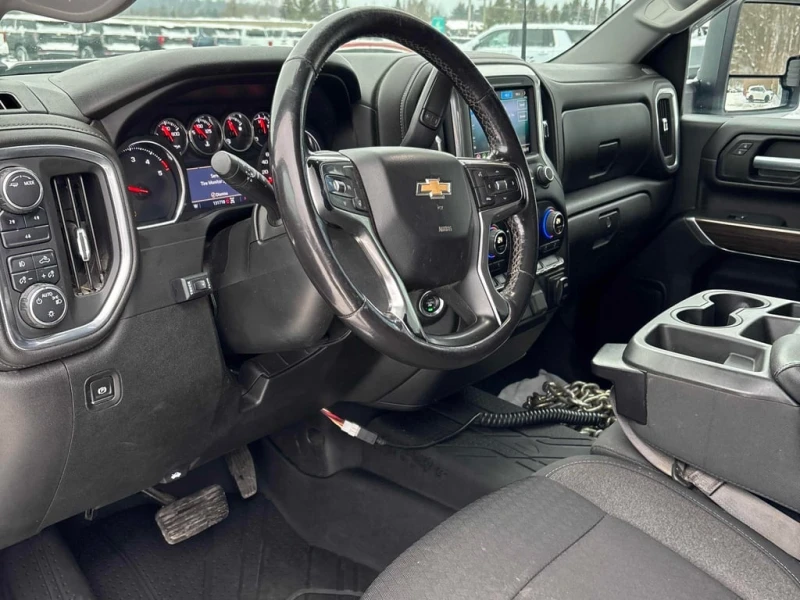 Chevrolet Silverado * LT * CARFAX * БЕЗ ПЪРВОНАЧАЛНА ВНОСКА, снимка 5 - Автомобили и джипове - 53036529