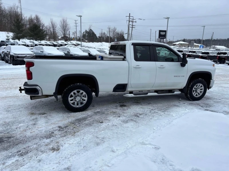 Chevrolet Silverado * LT * CARFAX * БЕЗ ПЪРВОНАЧАЛНА ВНОСКА, снимка 3 - Автомобили и джипове - 53036529