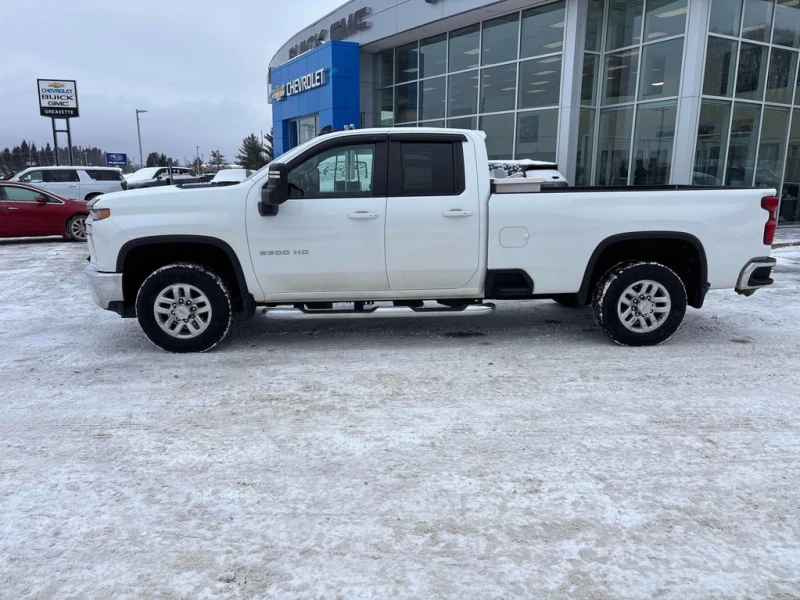 Chevrolet Silverado * LT * CARFAX * БЕЗ ПЪРВОНАЧАЛНА ВНОСКА, снимка 2 - Автомобили и джипове - 53036529