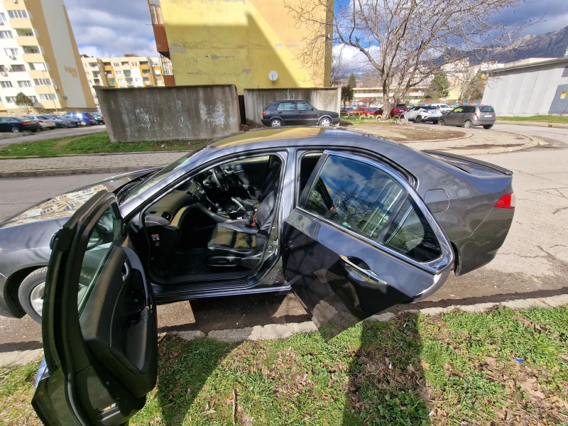 Honda Accord 2.0i, снимка 14 - Автомобили и джипове - 53401251