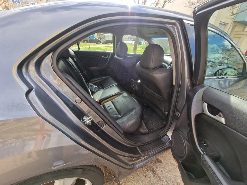 Honda Accord 2.0i, снимка 16 - Автомобили и джипове - 53401251