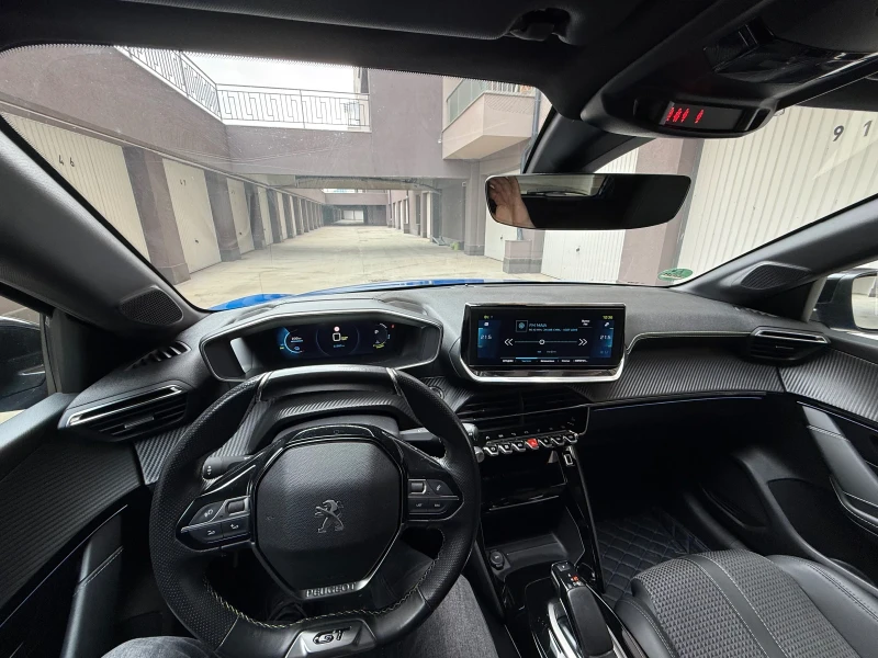 Peugeot 208 E GT, снимка 9 - Автомобили и джипове - 53501863