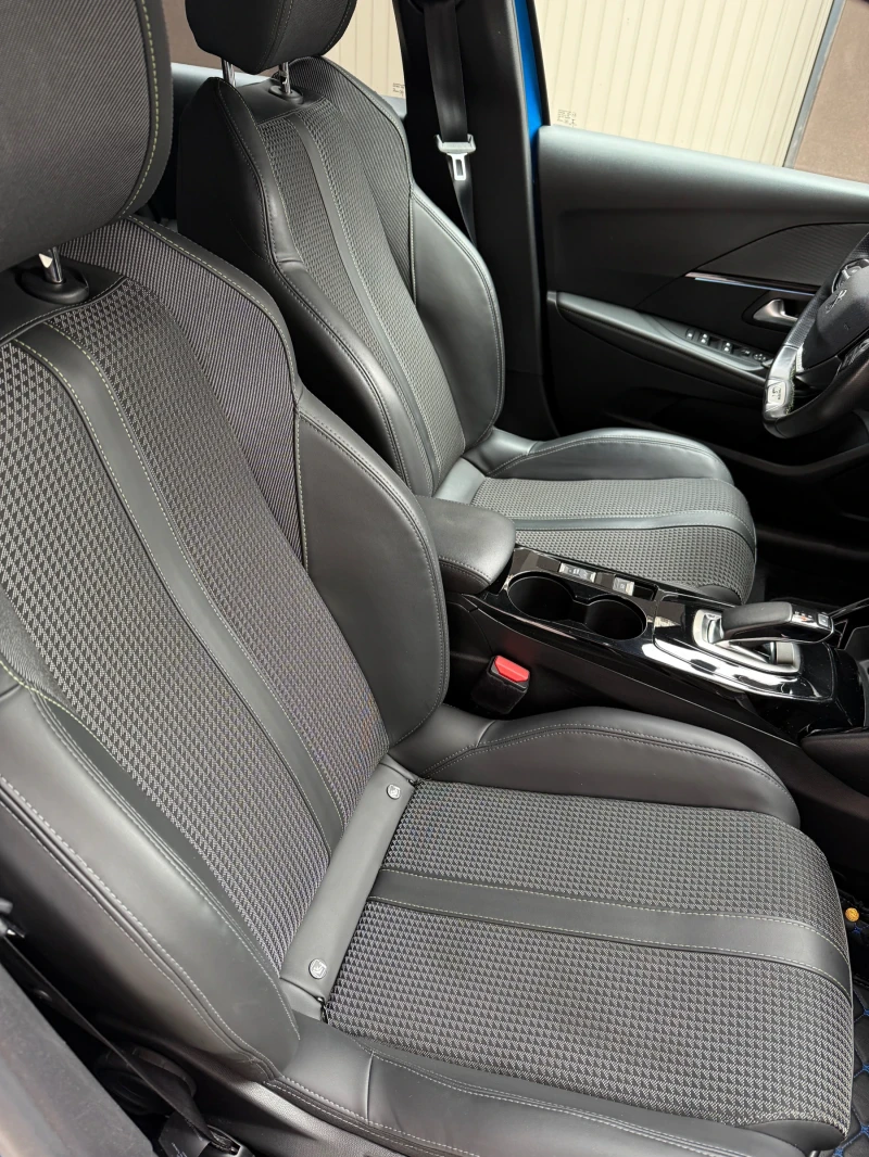 Peugeot 208 E GT, снимка 11 - Автомобили и джипове - 53501863